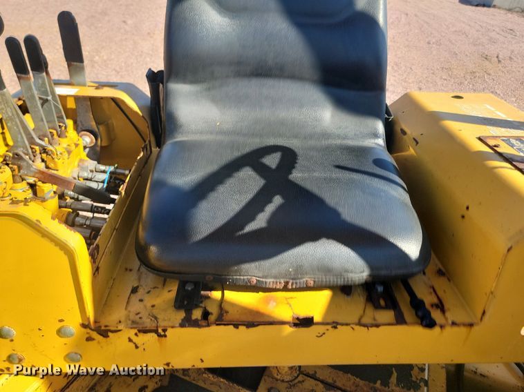 image for item NZ9883 2005 Vermeer V8550A cable plow