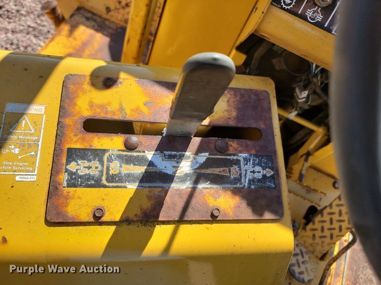 image for item NZ9883 2005 Vermeer V8550A cable plow