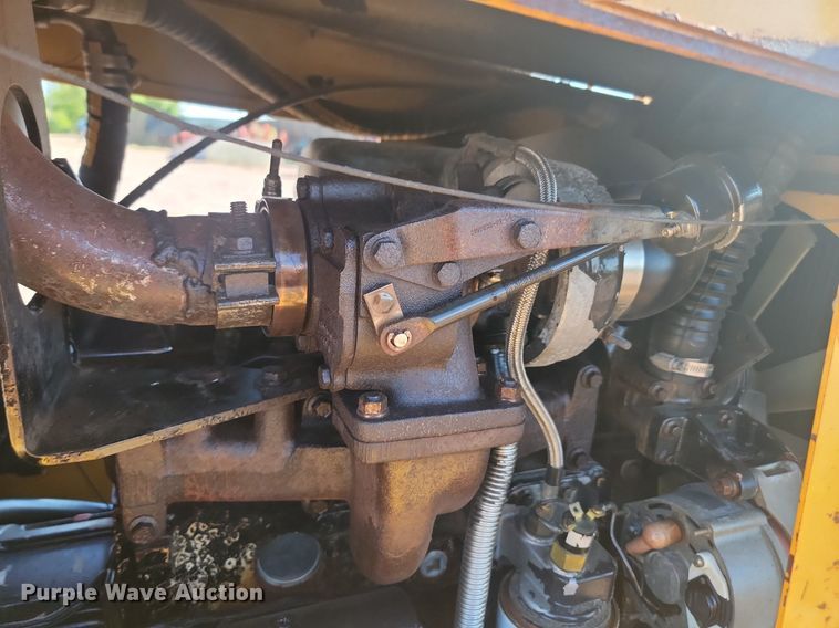 image for item NZ9883 2005 Vermeer V8550A cable plow