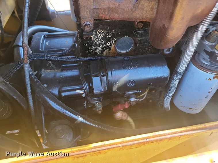 image for item NZ9883 2005 Vermeer V8550A cable plow