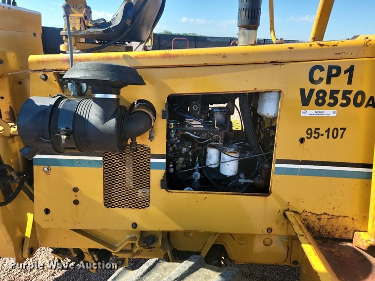 image for item NZ9883 2005 Vermeer V8550A cable plow