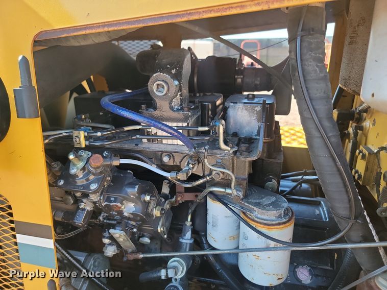 image for item NZ9883 2005 Vermeer V8550A cable plow