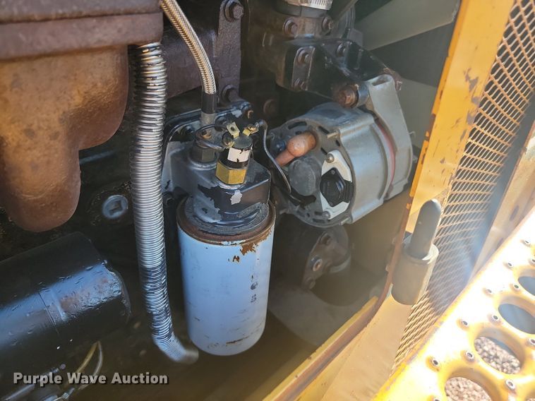 image for item NZ9883 2005 Vermeer V8550A cable plow