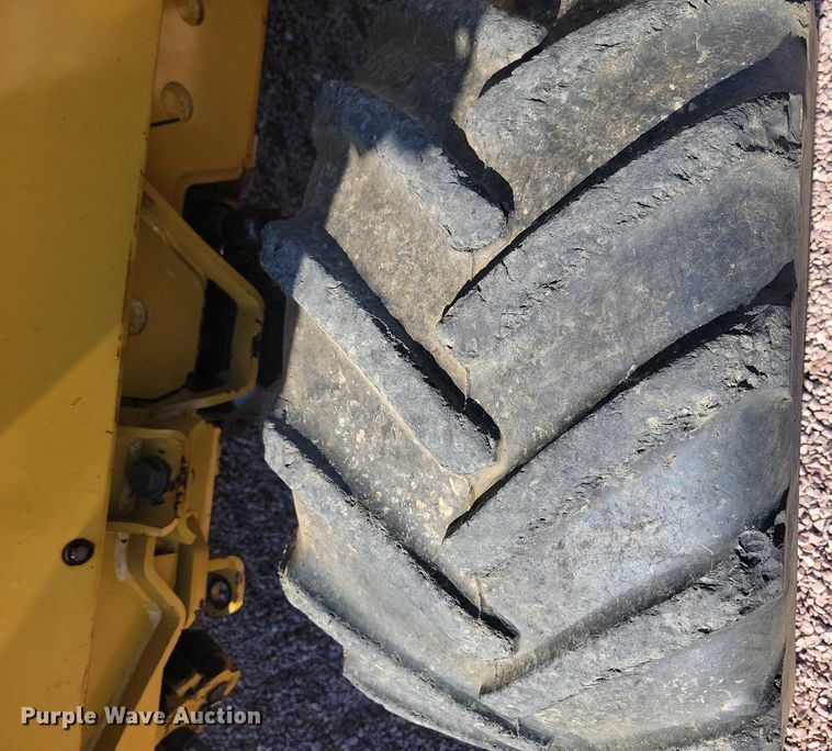 image for item NZ9883 2005 Vermeer V8550A cable plow