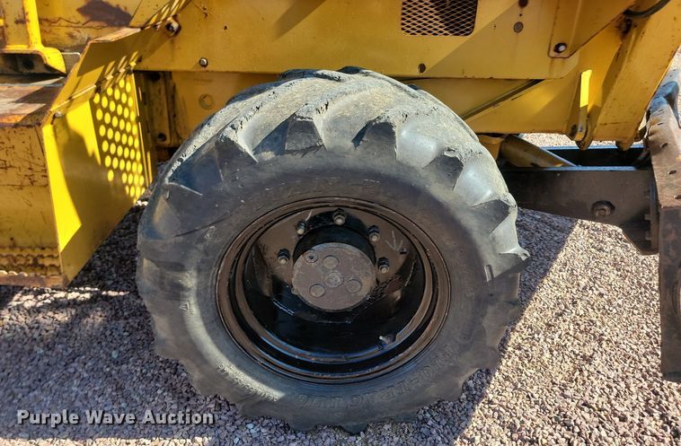 image for item NZ9883 2005 Vermeer V8550A cable plow