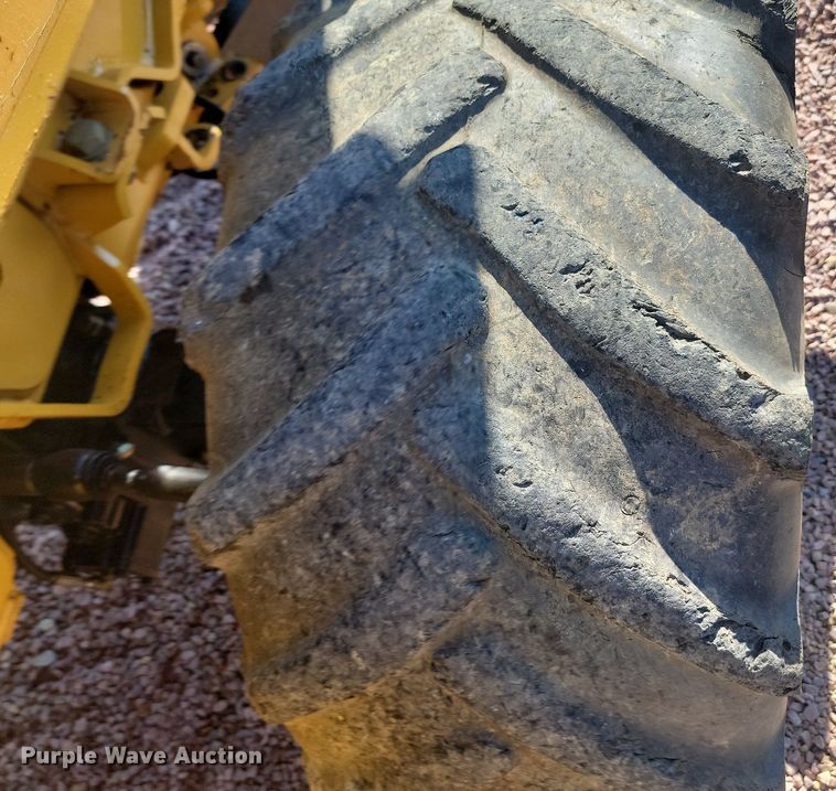 image for item NZ9883 2005 Vermeer V8550A cable plow