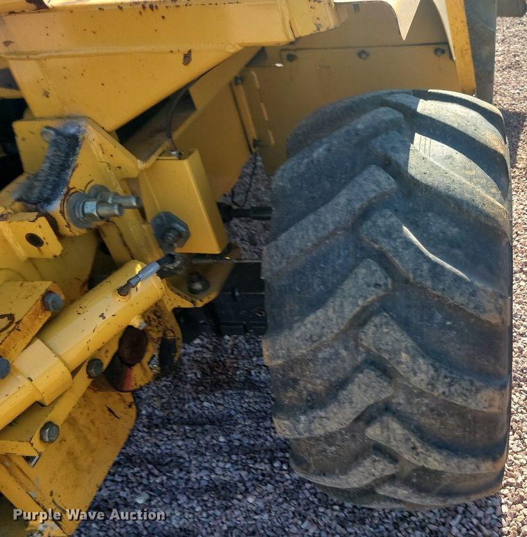 image for item NZ9883 2005 Vermeer V8550A cable plow