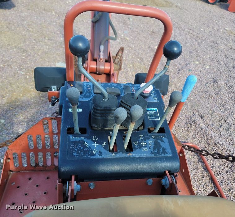 image for item NZ9884 2015 Ditch Witch  A920 backhoe