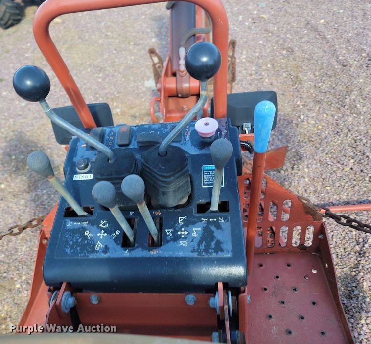 image for item NZ9884 2015 Ditch Witch  A920 backhoe