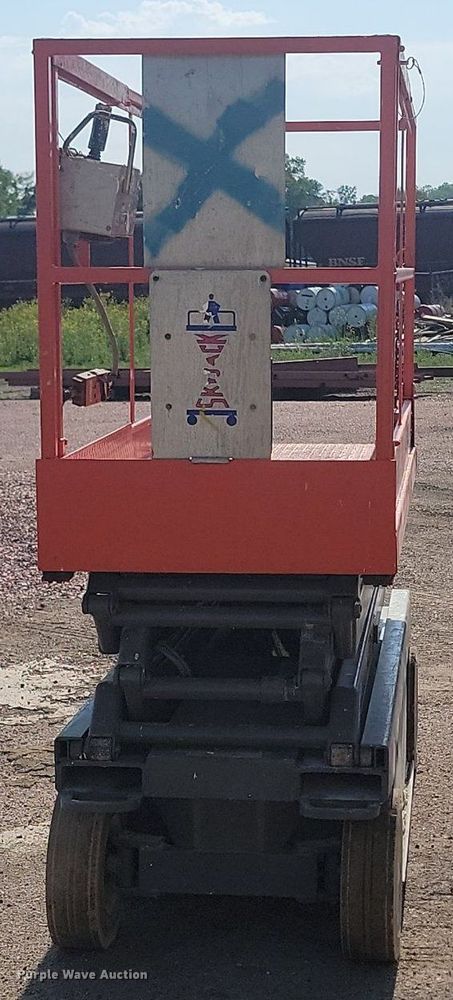 image for item NZ9888 1999 Skyjack SJIII 3220 scissor lift