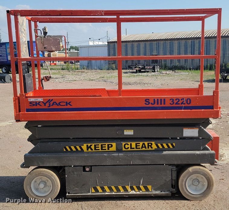 image for item NZ9888 1999 Skyjack SJIII 3220 scissor lift