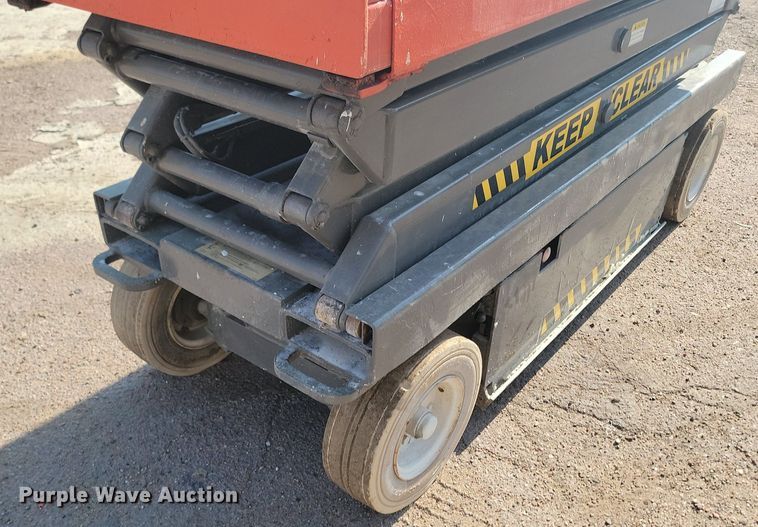 image for item NZ9888 1999 Skyjack SJIII 3220 scissor lift