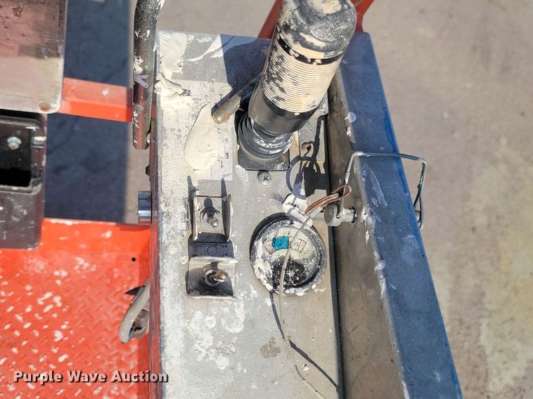 image for item NZ9888 1999 Skyjack SJIII 3220 scissor lift