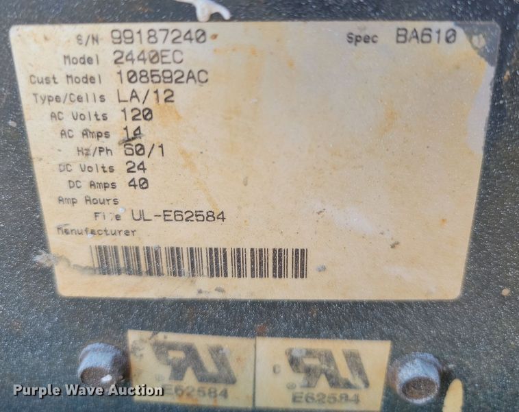 image for item NZ9888 1999 Skyjack SJIII 3220 scissor lift