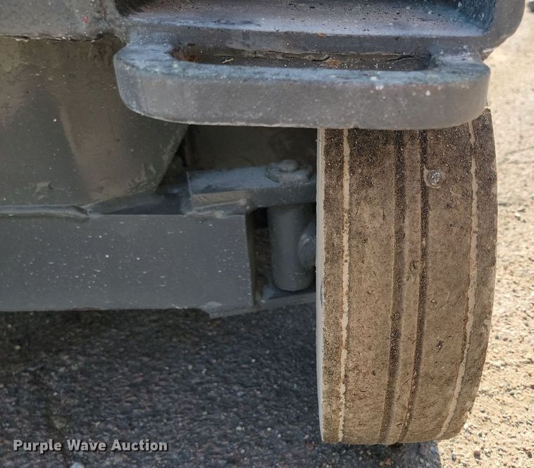 image for item NZ9888 1999 Skyjack SJIII 3220 scissor lift