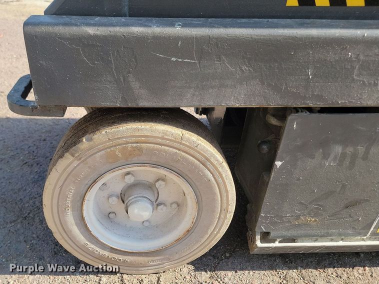 image for item NZ9888 1999 Skyjack SJIII 3220 scissor lift