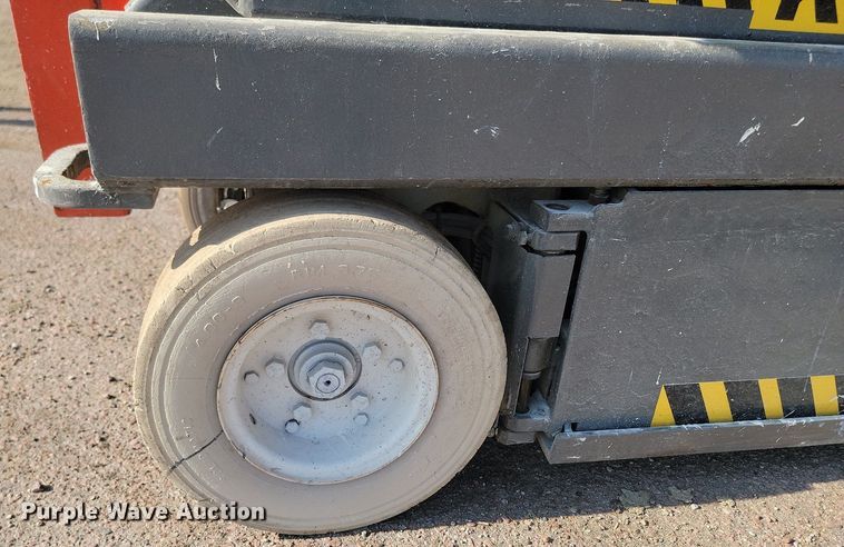 image for item NZ9888 1999 Skyjack SJIII 3220 scissor lift