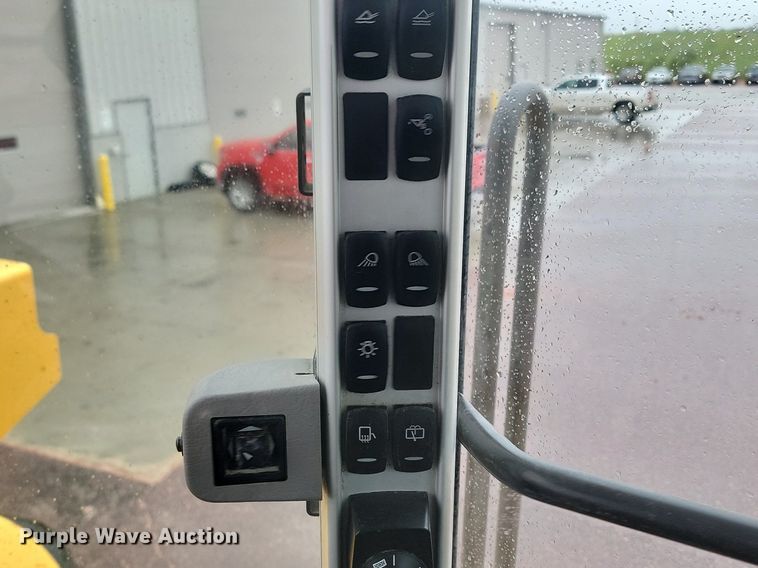 image for item NZ9890 2014 Volvo L350F wheel loader