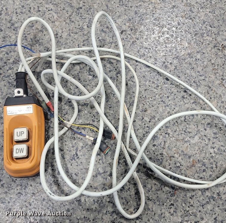 image for item NZ9898 2023 LandHonor PR-12-72W skid steer power rake