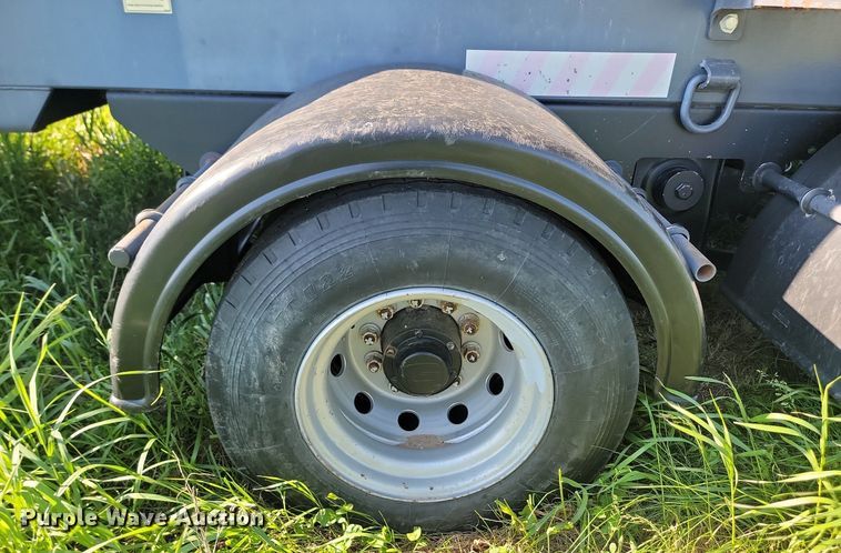 image for item NZ9900 Powerscreen Chieftain 1400 screening plant