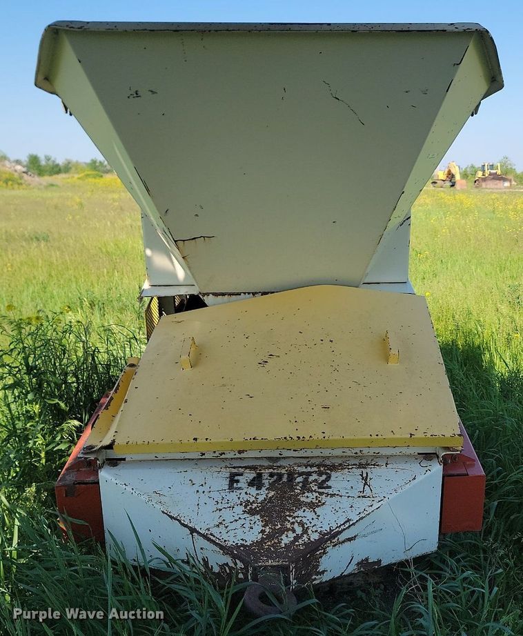 image for item NZ9901 2014 Superior  30x80 PRSC radial stacking conveyor