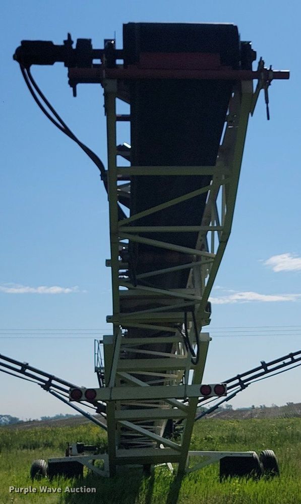 image for item NZ9901 2014 Superior  30x80 PRSC radial stacking conveyor