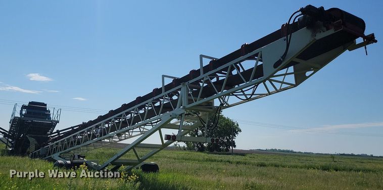 image for item NZ9901 2014 Superior  30x80 PRSC radial stacking conveyor