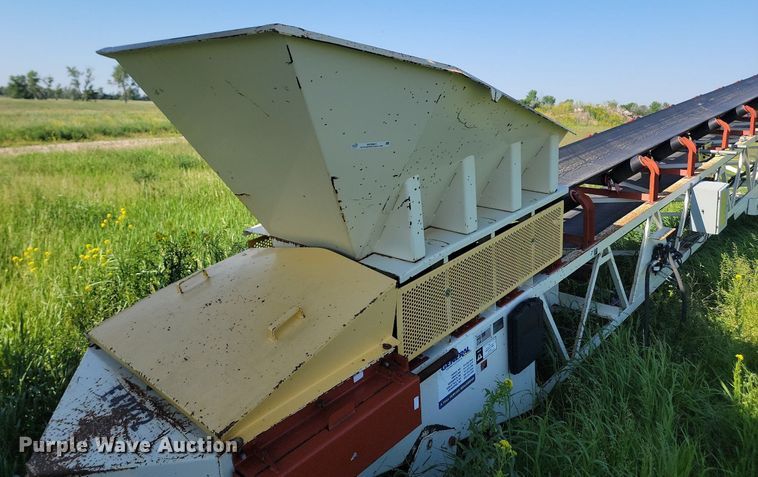 image for item NZ9901 2014 Superior  30x80 PRSC radial stacking conveyor