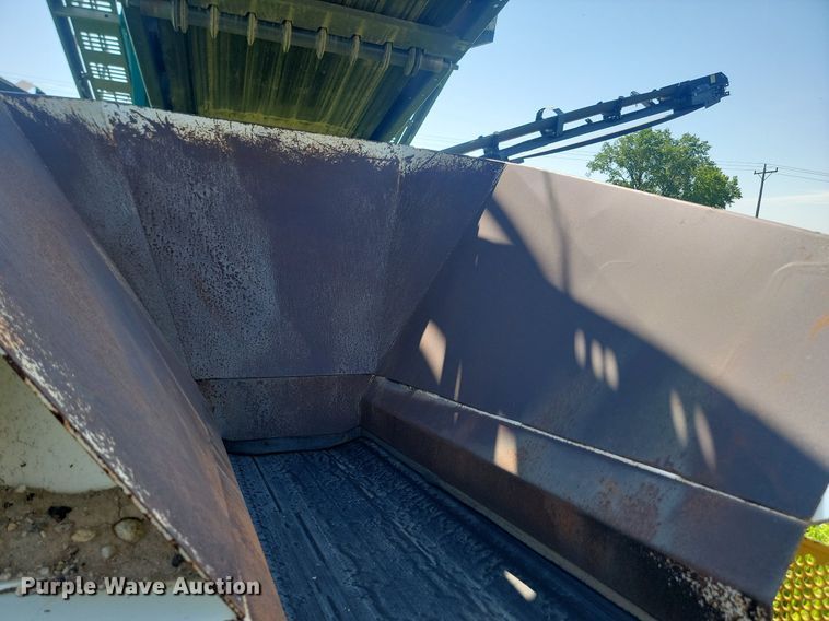 image for item NZ9901 2014 Superior  30x80 PRSC radial stacking conveyor