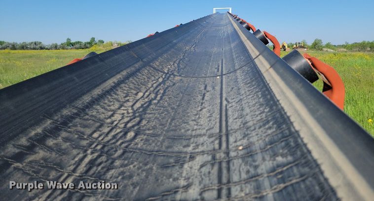 image for item NZ9901 2014 Superior  30x80 PRSC radial stacking conveyor