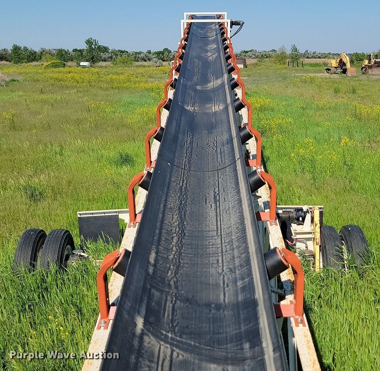 image for item NZ9901 2014 Superior  30x80 PRSC radial stacking conveyor