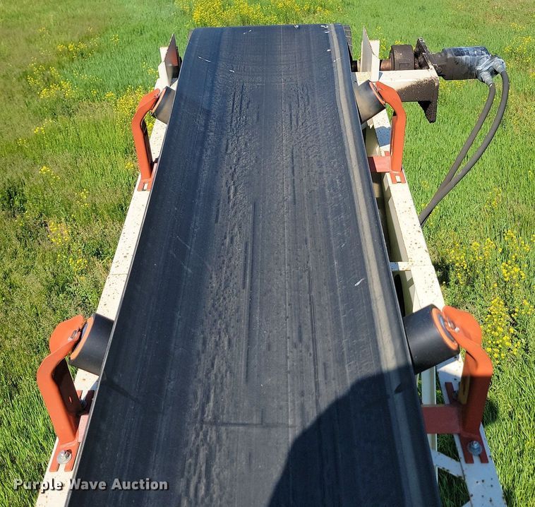 image for item NZ9901 2014 Superior  30x80 PRSC radial stacking conveyor