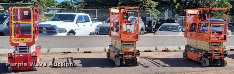 image for item NZ9904 (3) scissor lifts
