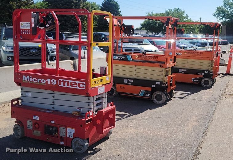 image for item NZ9904 (3) scissor lifts