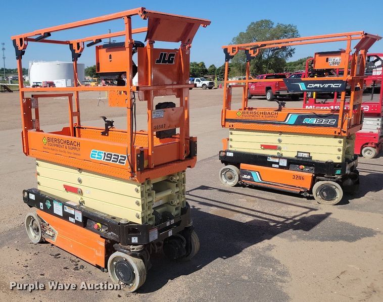 image for item NZ9904 (3) scissor lifts