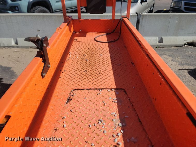 image for item NZ9904 (3) scissor lifts