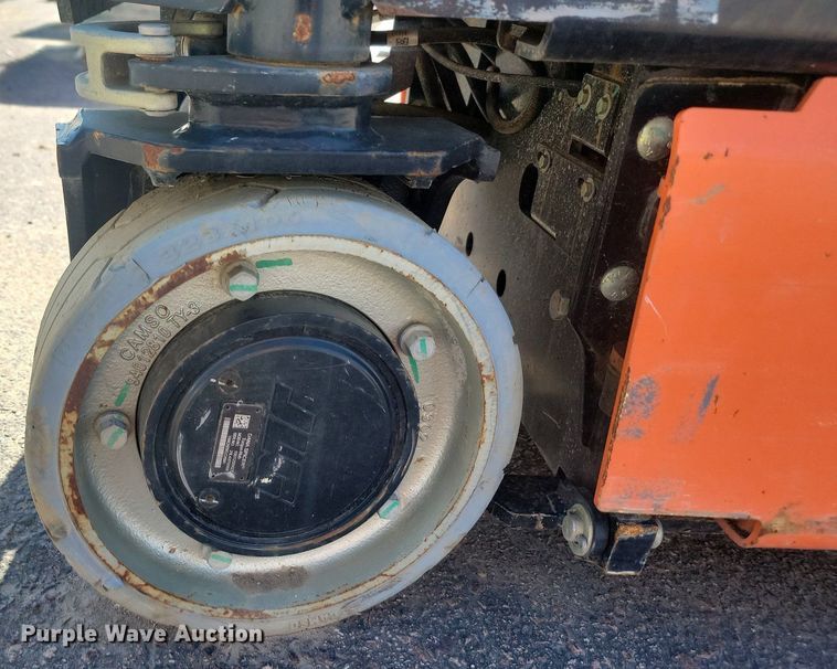 image for item NZ9904 (3) scissor lifts