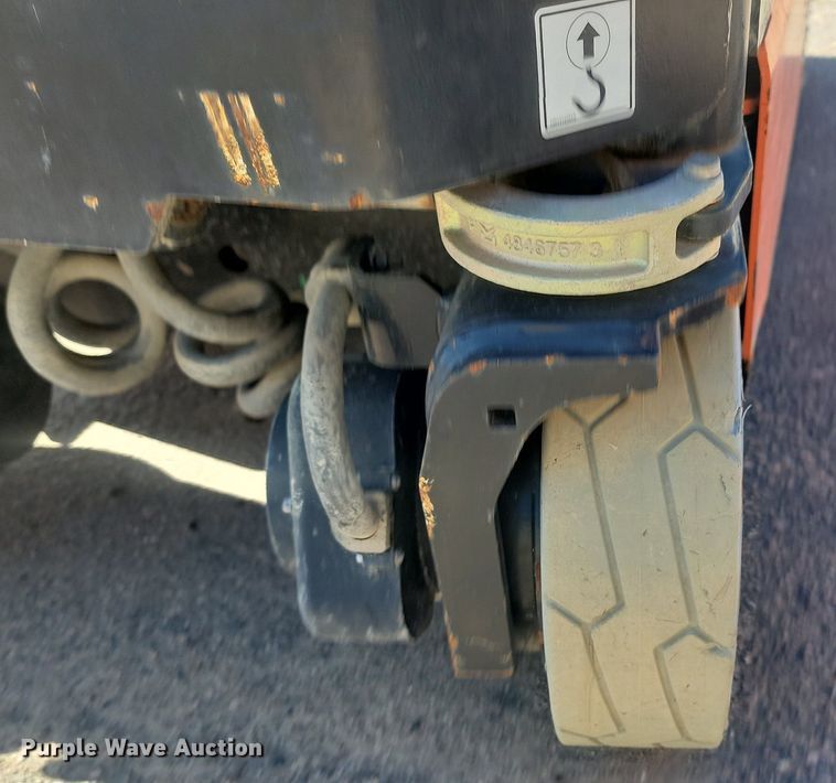 image for item NZ9904 (3) scissor lifts