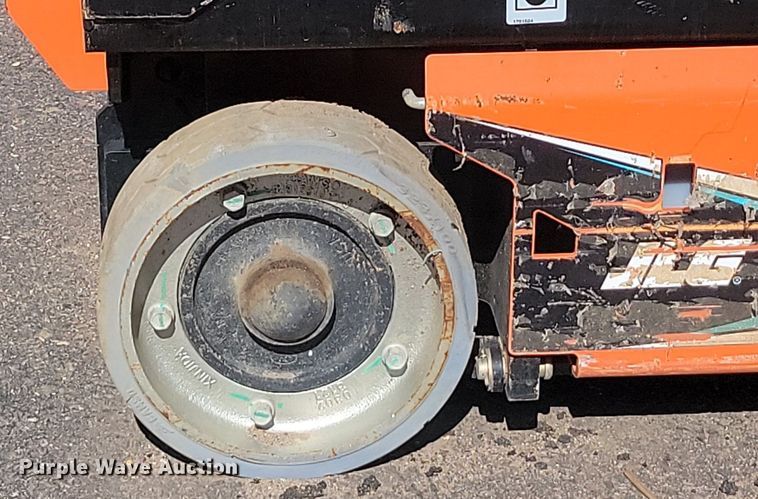 image for item NZ9904 (3) scissor lifts