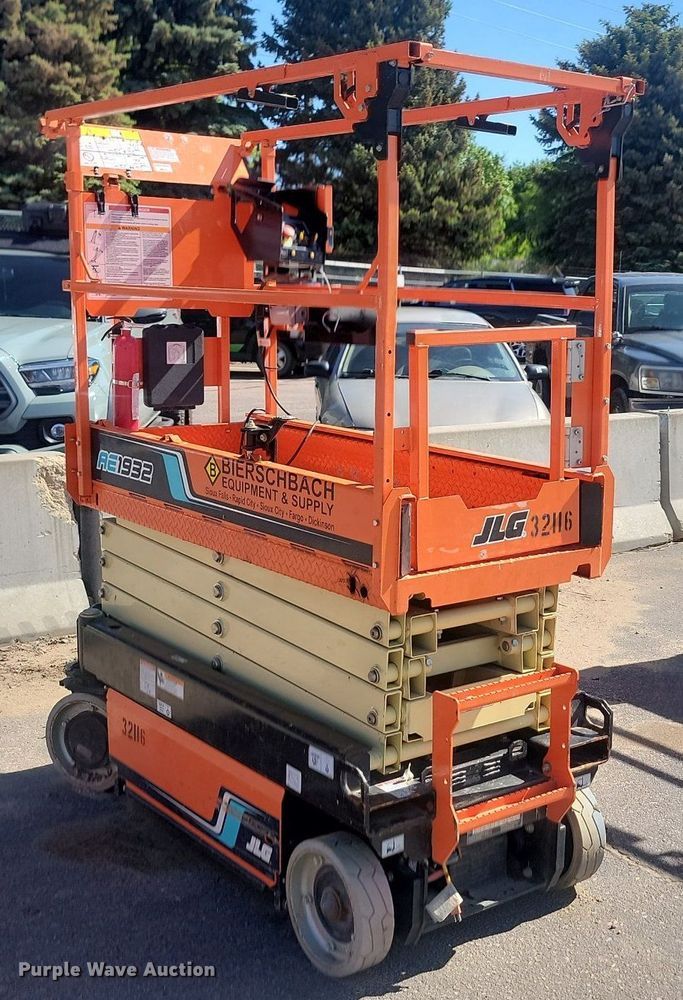 image for item NZ9904 (3) scissor lifts