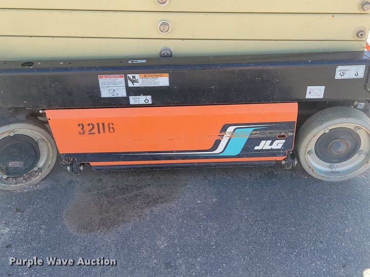 image for item NZ9904 (3) scissor lifts