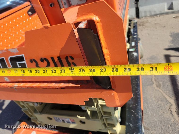 image for item NZ9904 (3) scissor lifts