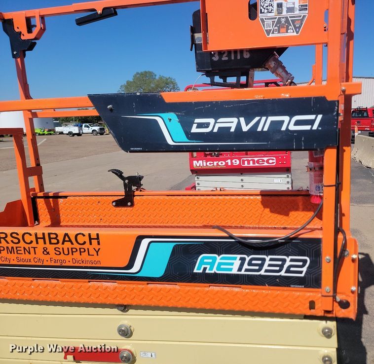 image for item NZ9904 (3) scissor lifts