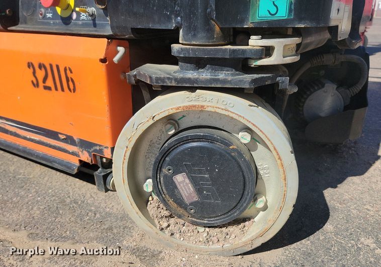 image for item NZ9904 (3) scissor lifts