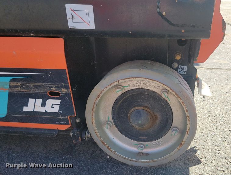 image for item NZ9904 (3) scissor lifts