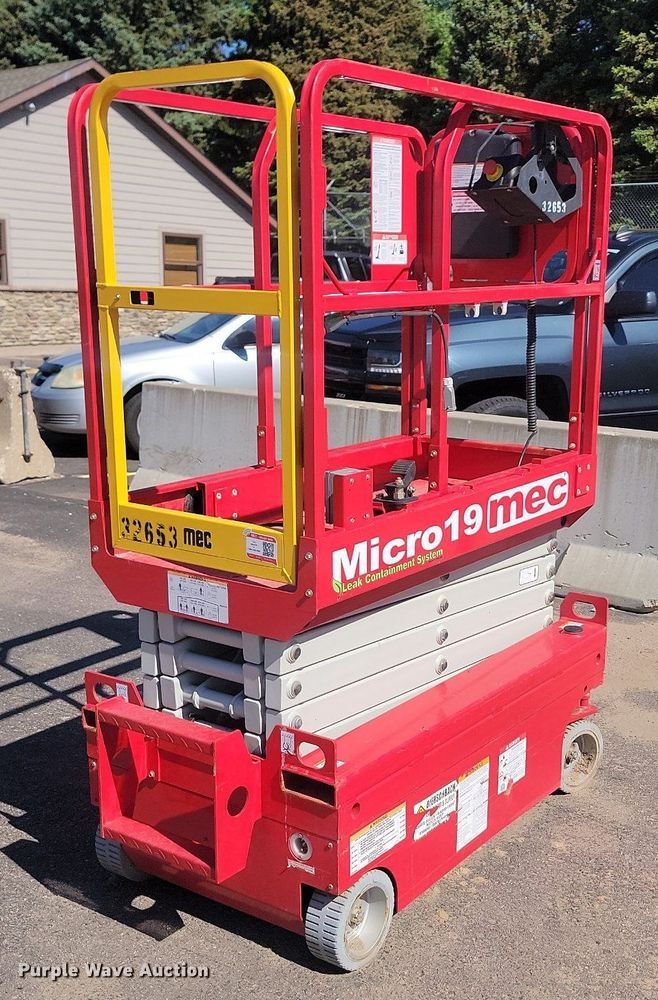 image for item NZ9904 (3) scissor lifts