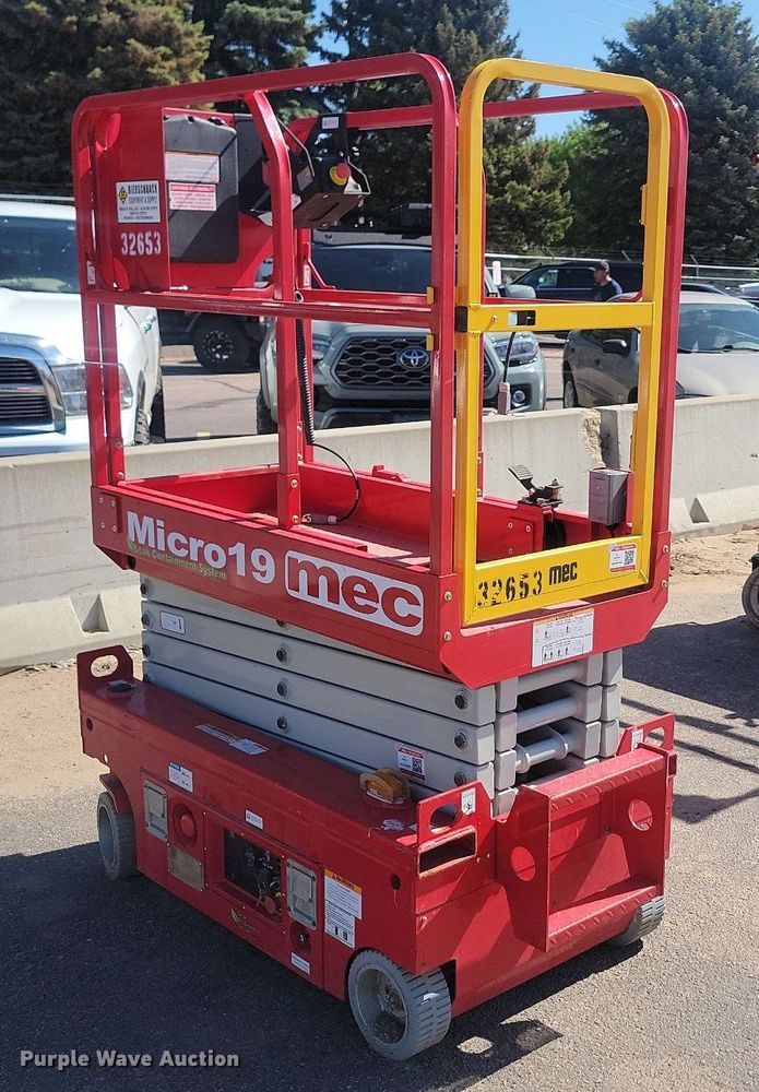image for item NZ9904 (3) scissor lifts