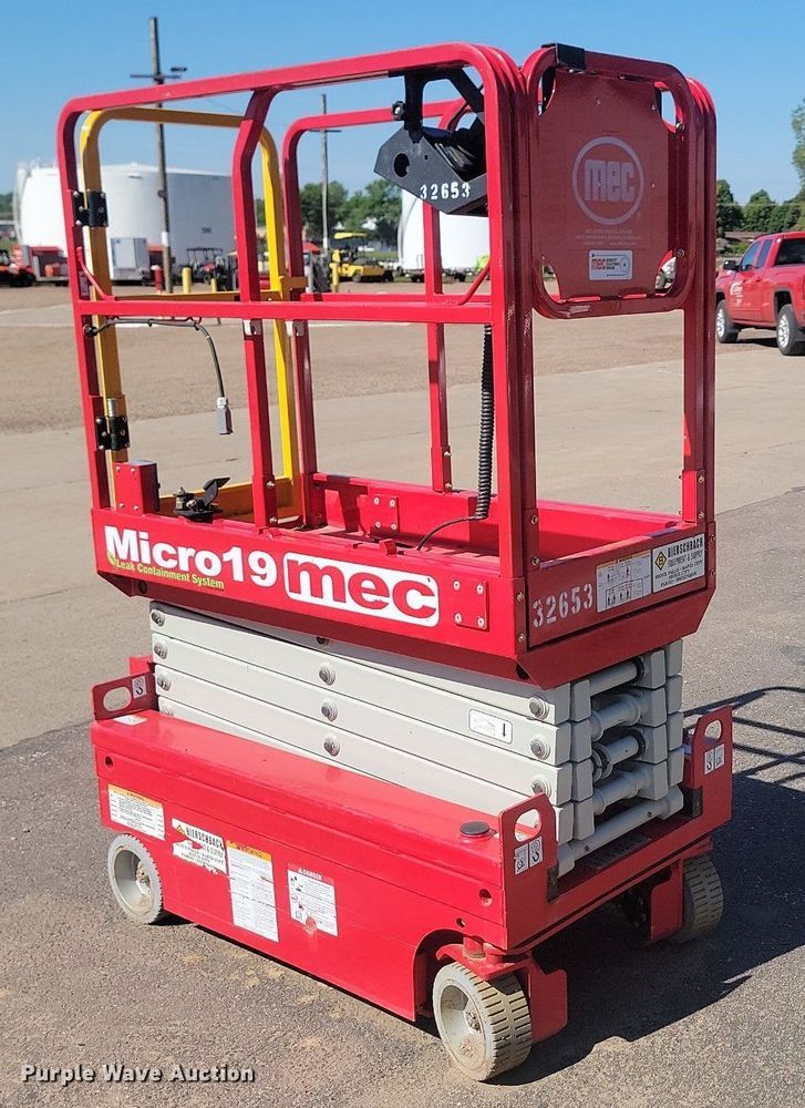 image for item NZ9904 (3) scissor lifts
