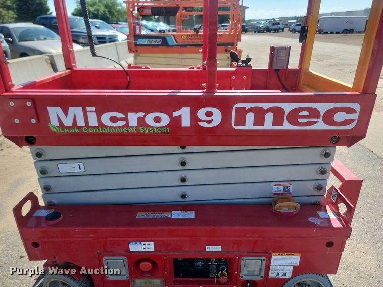 image for item NZ9904 (3) scissor lifts