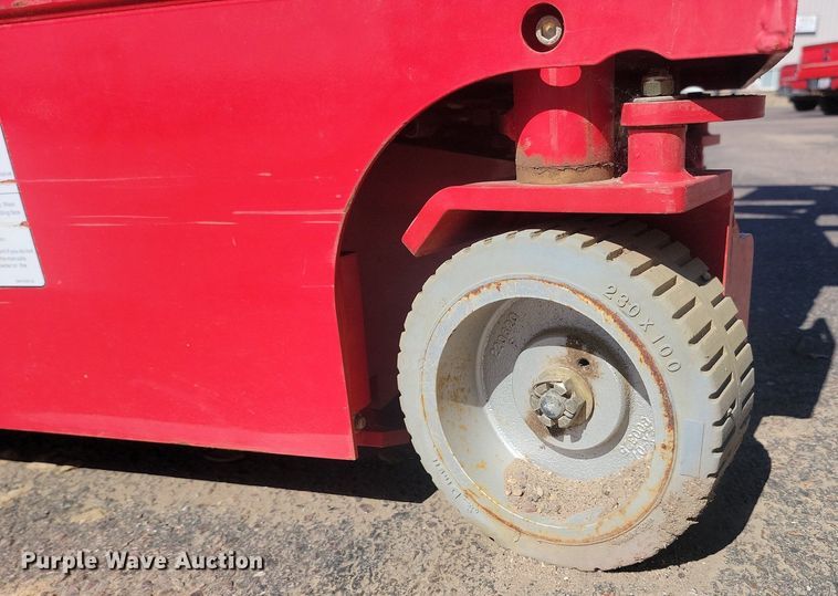 image for item NZ9904 (3) scissor lifts